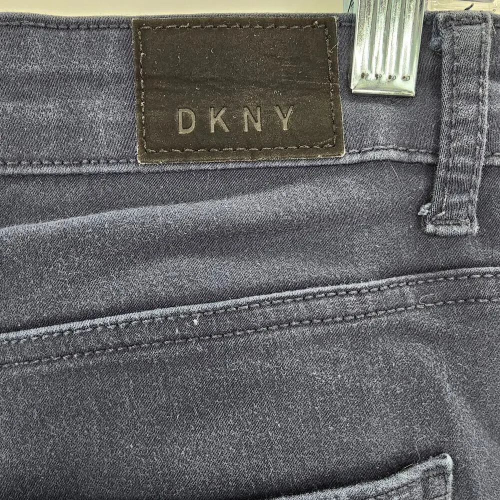 DKNY Mens size 36/32 Bedford Slim Straight Fit Dark Wash Denim Jeans Blue